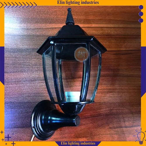 چراغ حیاطی دیواری