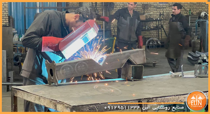 تولید انواع چراغهای پارکی و خیابانی و چمنی